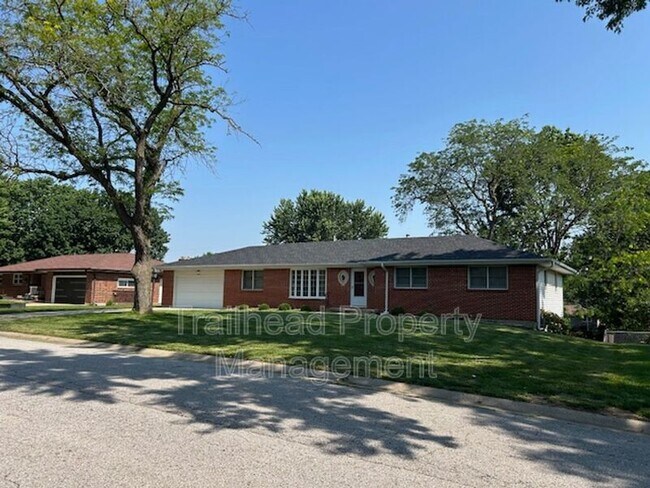 Building Photo - 1706 NE 77th St