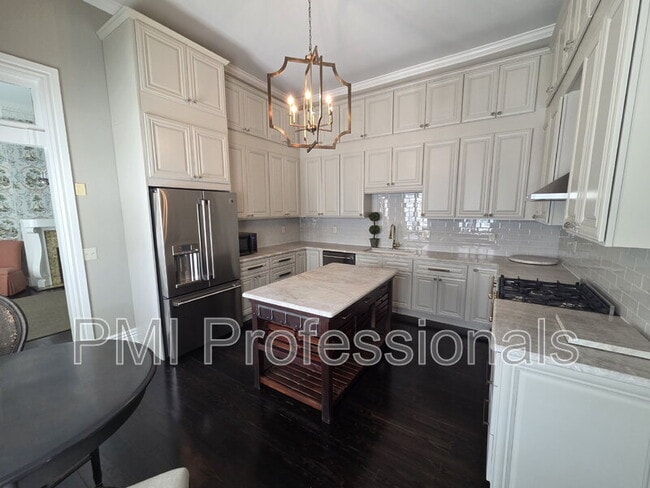 Building Photo - 401 E Main St