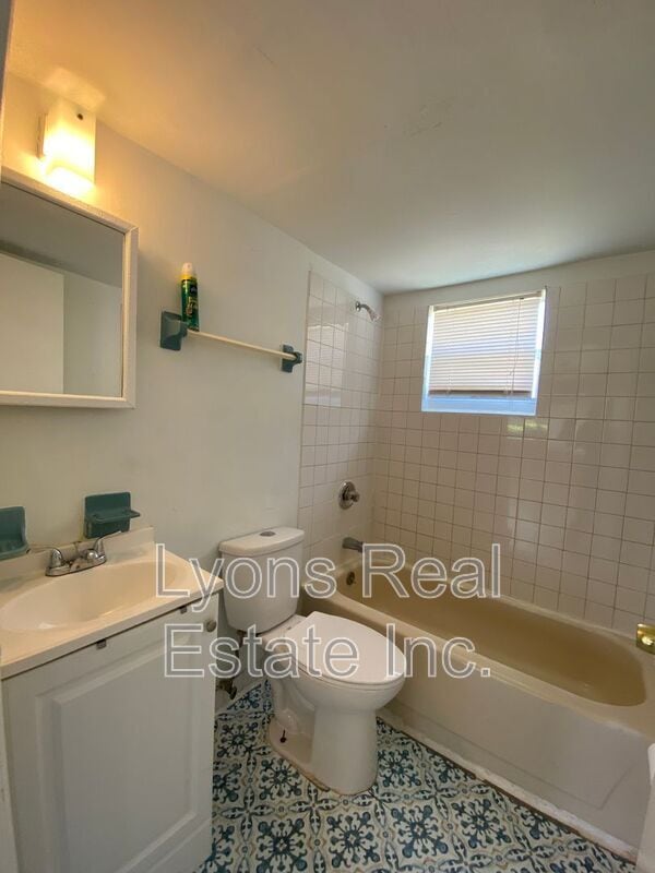 Building Photo - 3323 Canal St