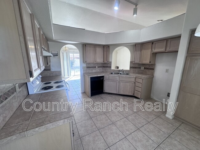 Building Photo - 1934 Easy St