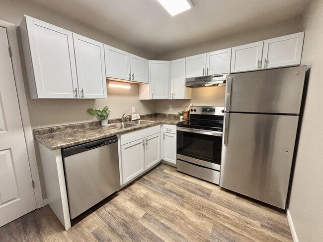 Building Photo - The Ridge Apartments