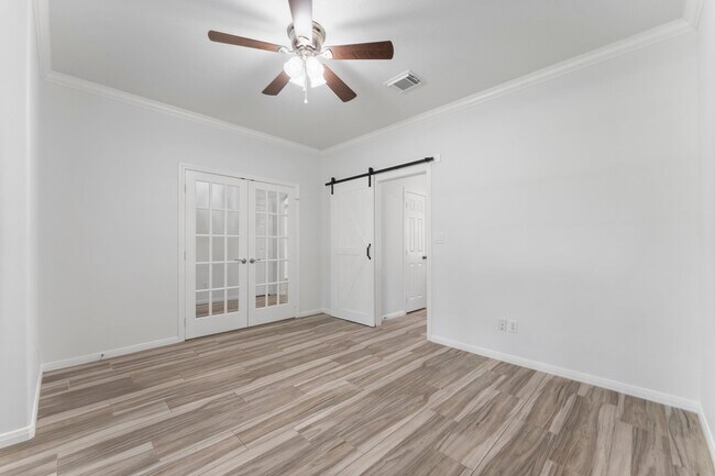 Building Photo - 2333 Stableridge Dr