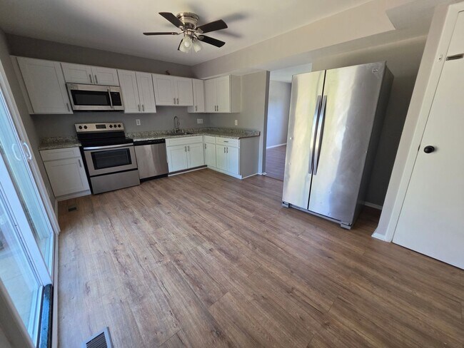 Building Photo - 1368 Harford Square Dr