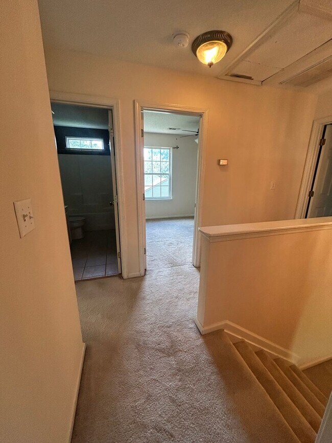 Building Photo - Simpsonville, SC 3BD/2.5BA Plus Bonus, 170...