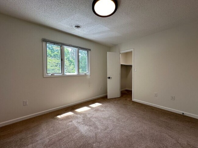 Building Photo - 112 Glenn Bridge Road