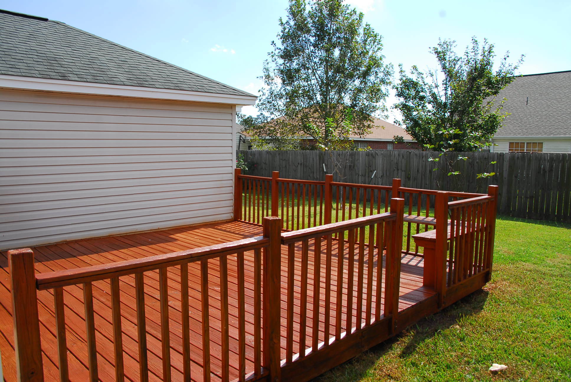 Building Photo - 17336 Meadowbrook Dr