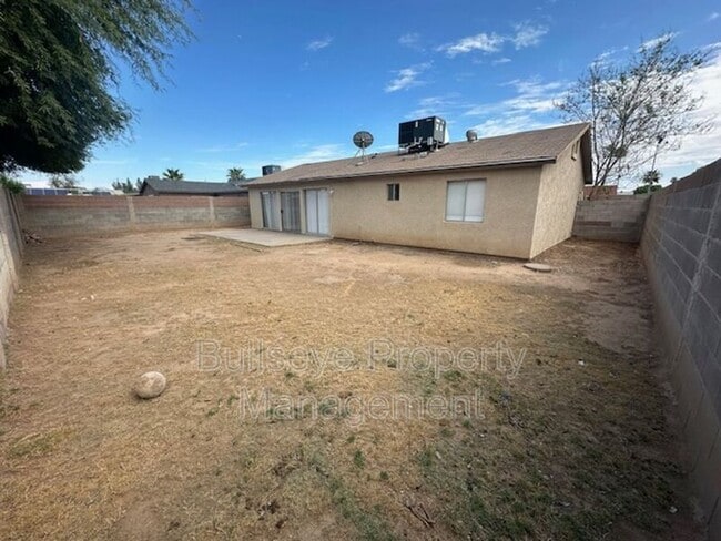 Building Photo - 7956 W Mariposa Dr