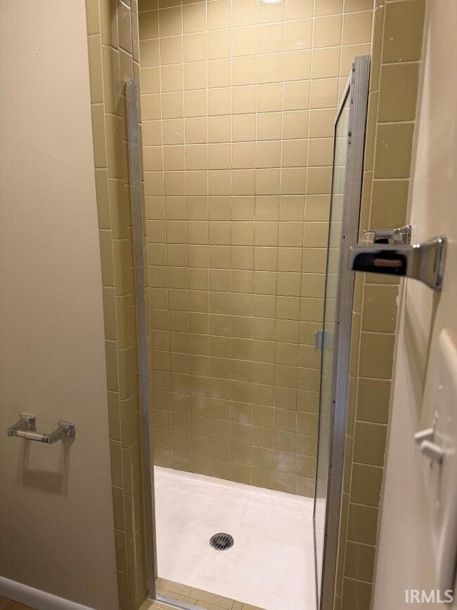 Building Photo - 223 E Winslow Rd