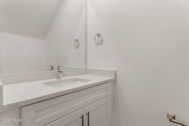 Building Photo - 7007 Patronis Dr