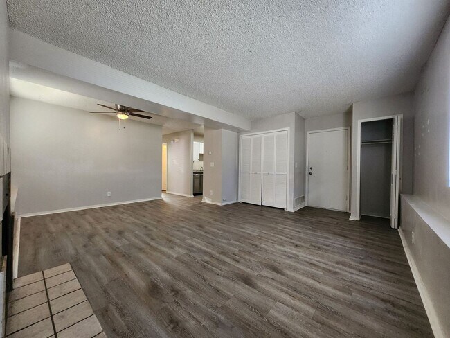 Building Photo - 1835 Zebulon Dr