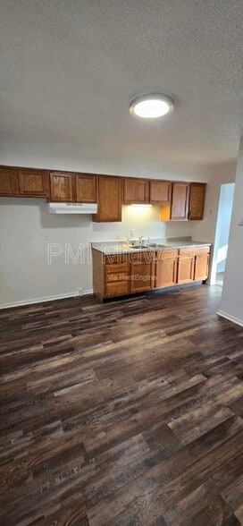 Building Photo - 570 US-52