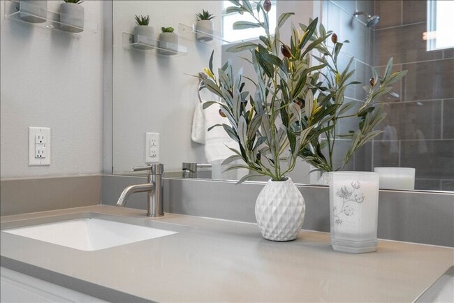 Building Photo - 6301 Santos St