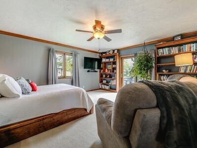 Primary bedroom - 5501 Martell Rd