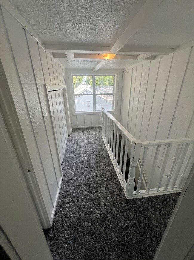 Building Photo - 210 N Lincoln Ave