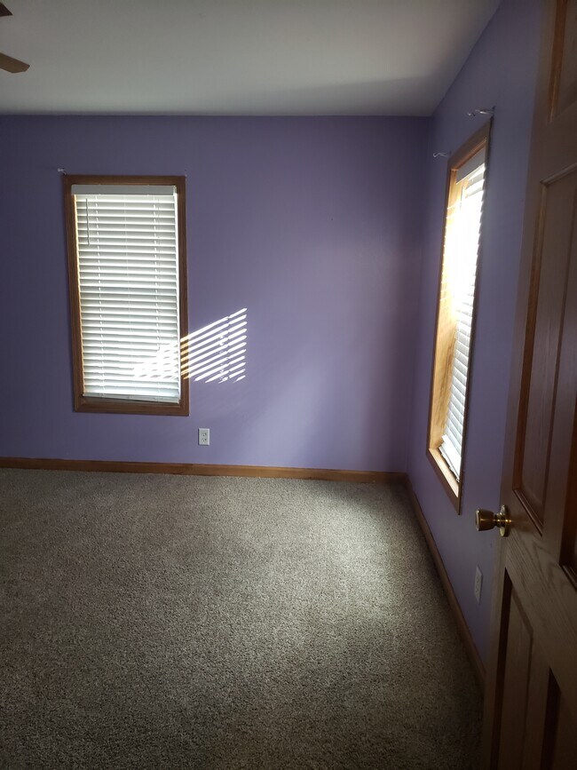 Building Photo - 608 W South St