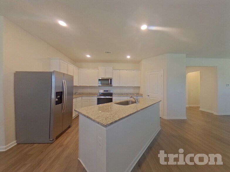 Building Photo - 823 Athens Ln