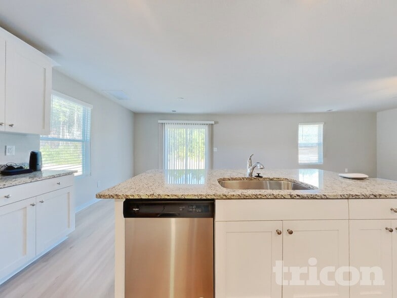 Building Photo - 14 Ivy Bank Dr