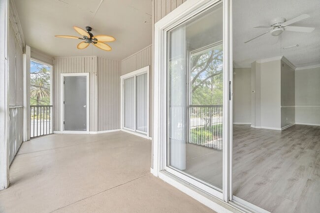 Building Photo - 2 bedroom/ 2 bathroom condo on Southside!