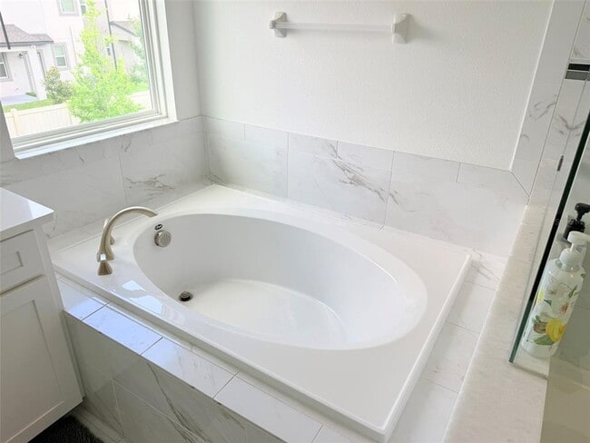 Building Photo - 11131 Sundrift Dr