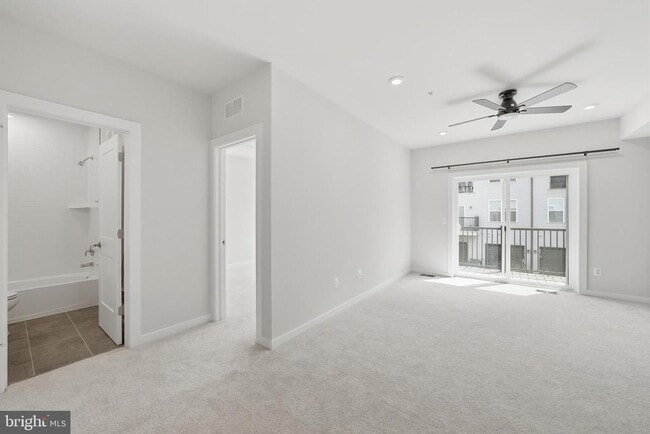 Building Photo - 43732 Transit Sq