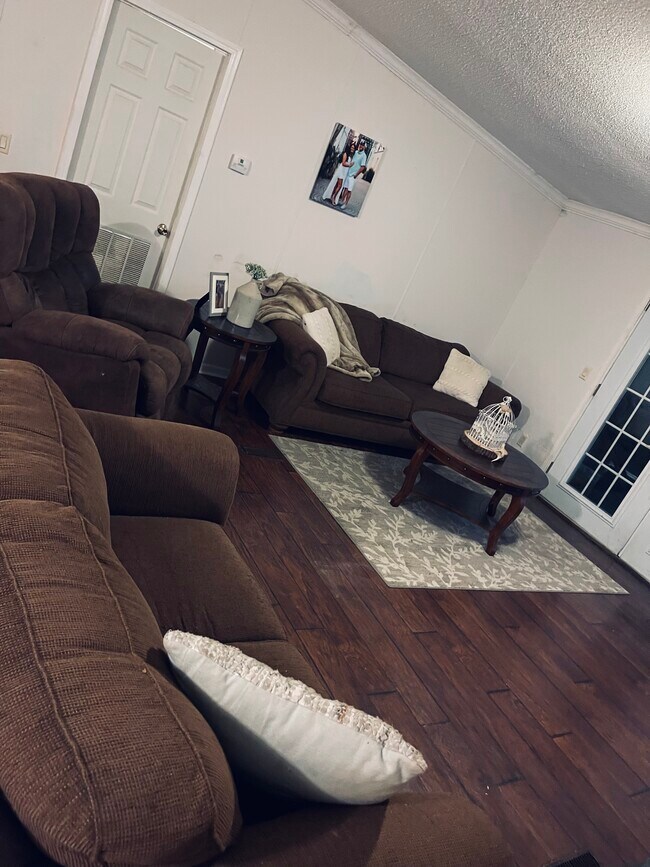 Building Photo - 294 Oscar Weeks Rd