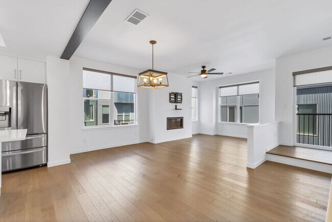 Building Photo - 8711 E Hampden Ave