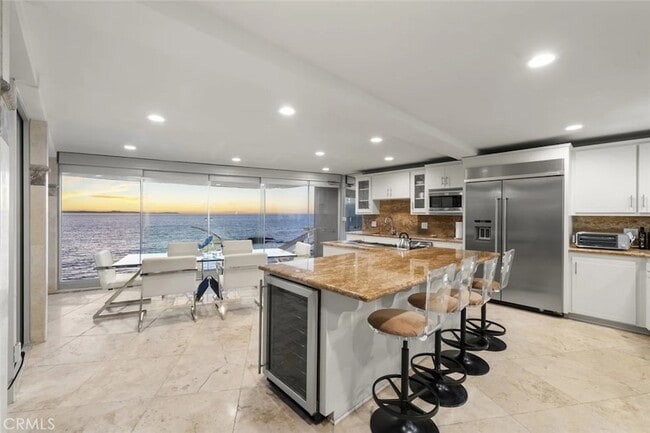 Building Photo - 31877 Circle Dr