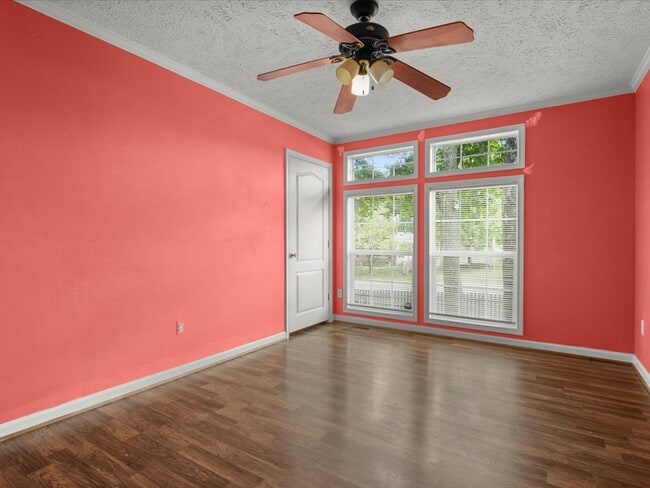 Building Photo - 5010 Blake Dr
