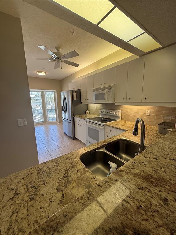 Building Photo - 414 Laurel Lake Dr