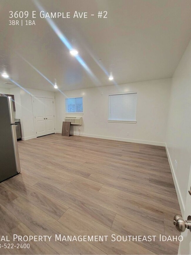 Building Photo - New & Modern 3 Bedroom, 1 Bathroom - Washe...