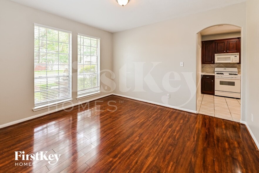 Building Photo - 2614 Spring Bend Dr