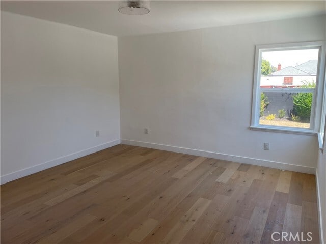 Building Photo - 3406 S Dunsmuir Ave