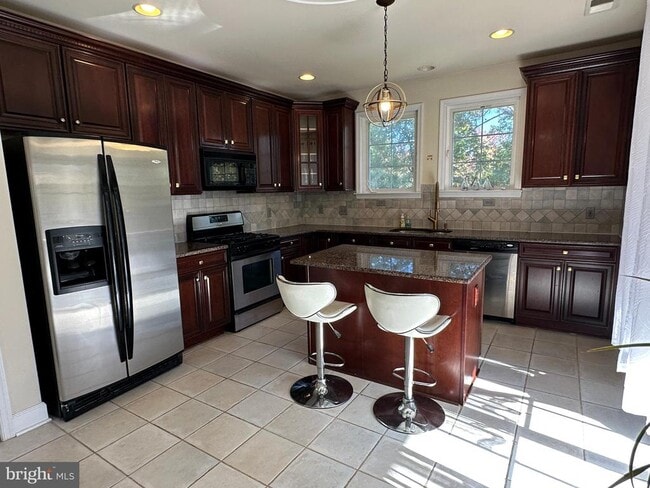 Building Photo - 13846 Greendale Dr