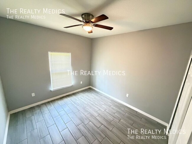 Building Photo - 491 Ixora Ave NW