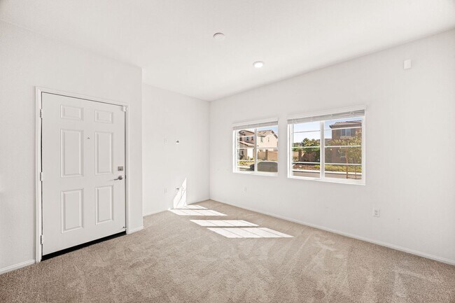 Building Photo - 35286 Sorenstam Dr