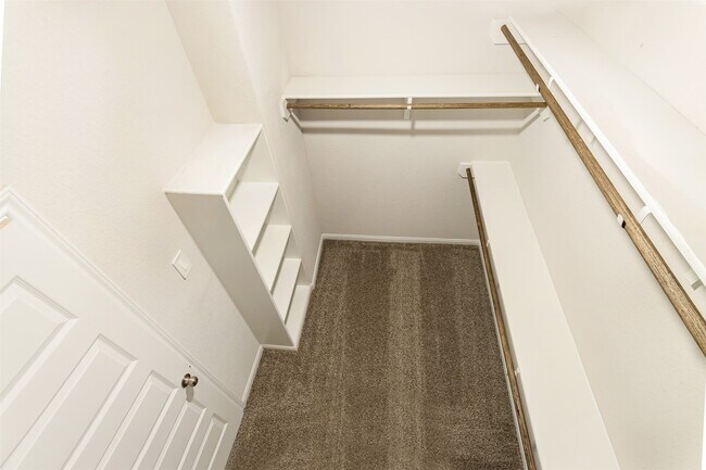 Building Photo - 14717 Pinion Ct