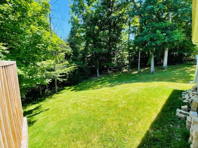 Building Photo - Great 3 Bed 2 Bath House with Garage!!