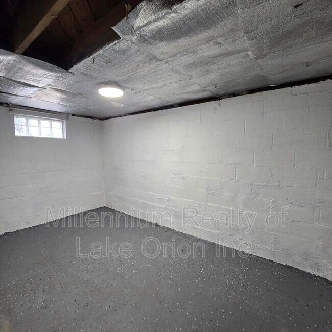 Building Photo - 715 Kenilworth Ave