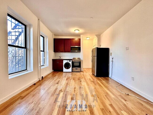 Primary Photo - 1 bedroom in Brooklyn NY 11217