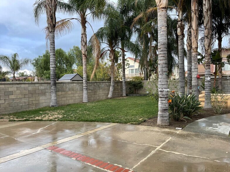 Building Photo - 717 Periwinkle Ln