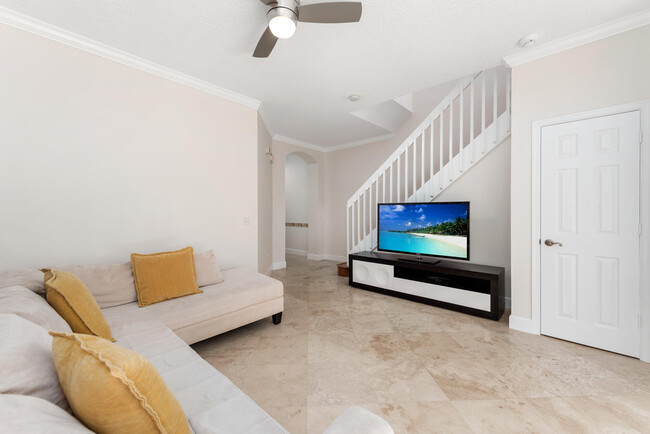 Building Photo - 774 Seaview Dr