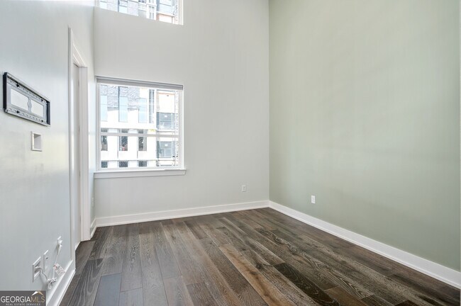 Building Photo - 775 Juniper St NE
