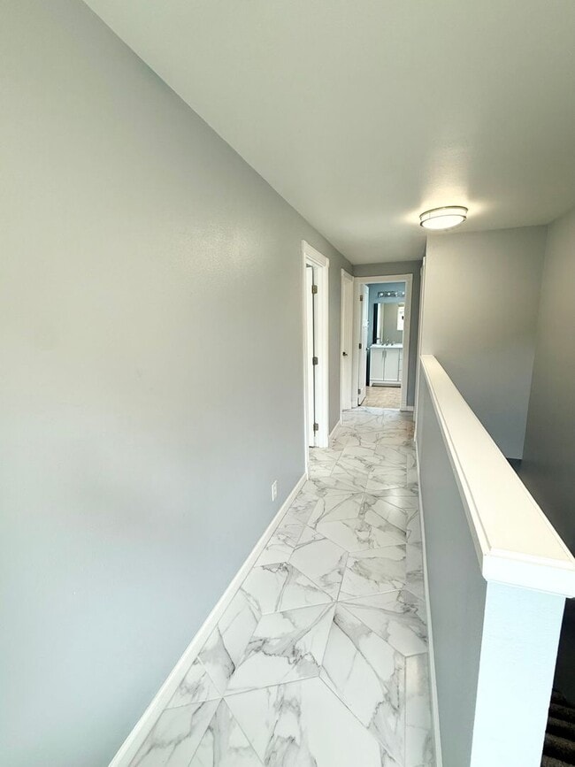 Building Photo - Spacious house in Bremerton.