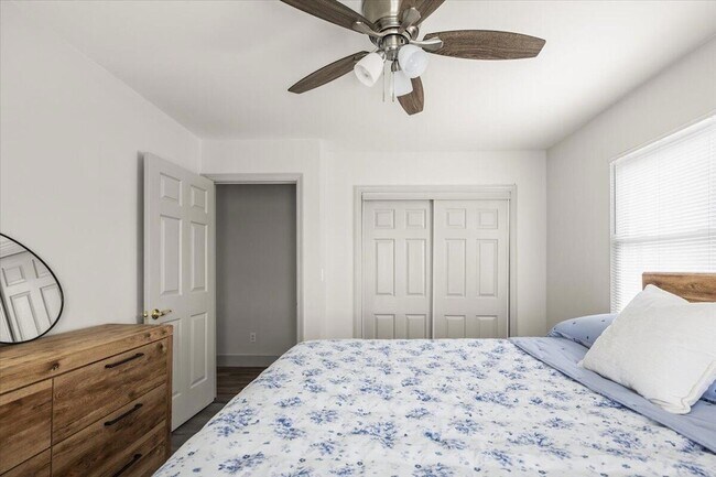 Building Photo - 9121 Potomac Dr