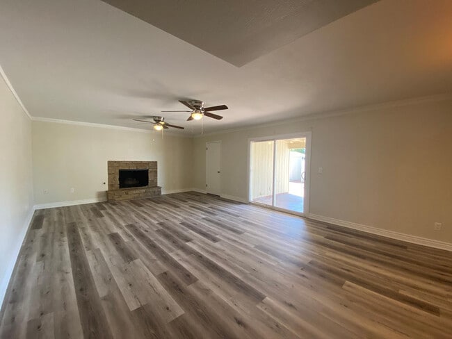 Building Photo - 5149 E Shaw Butte Dr