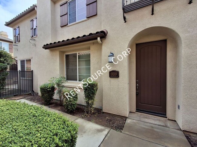 Building Photo - 3 Bedroom Townhome for Lease in Mariposa C...