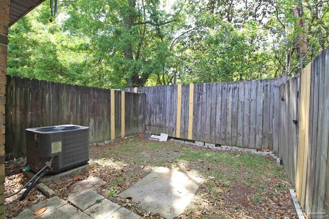 Building Photo - 1455 Acorn Ln