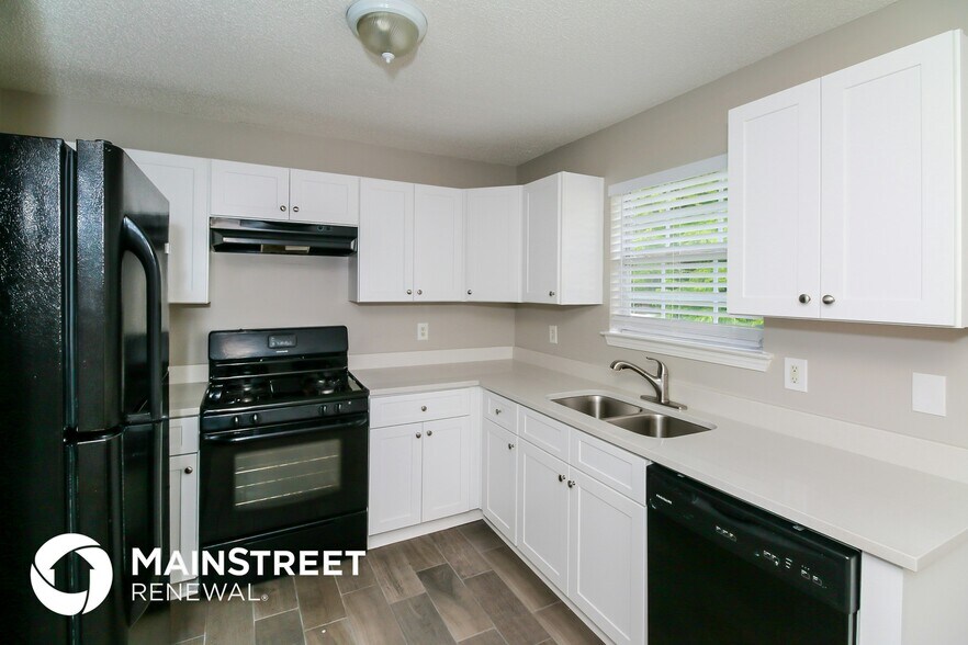 Building Photo - 7550 Sugarcreek Dr