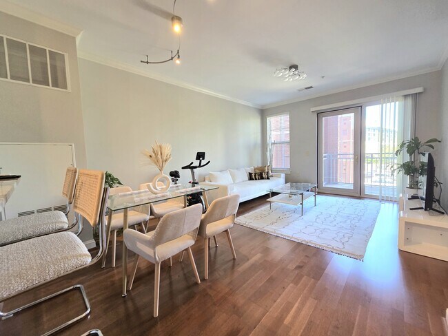 Building Photo - 11770 Sunrise Valley Dr