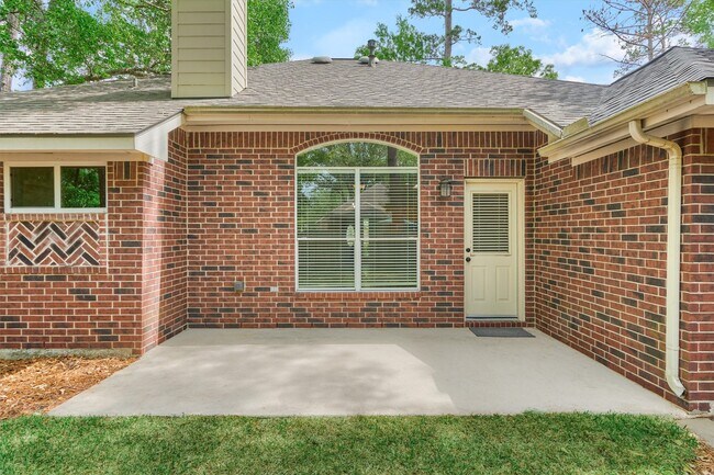 Building Photo - 27 E Russet Grove Cir